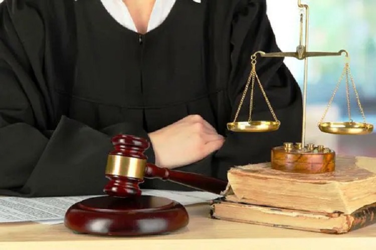 منابع رایگان و جزوات مهم حقوقی برای آزمونها