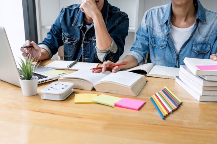 خرید کتاب قانون یار برای وکالت
